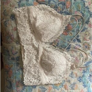 White lacy bra-let. Brand - Pink